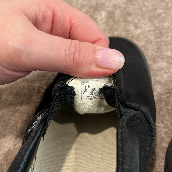 Vans slips ons - Picture 3 of 4